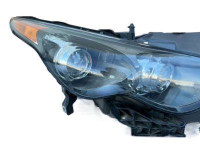 Infiniti 26010-1CA0E Right Headlight Assembly